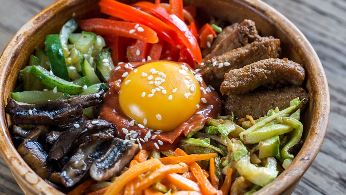 경험이라는 이름의 전시회<span style='font-size:18px; display: block; margin-top:0px; margin-bottom:4px;'>우리는 왜 행복을 ‘인증’해야만 하는가</span>